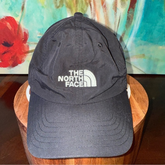 The North Face Nylon Ripstop Adjustable Black Cap Hat - Picture 1 of 7